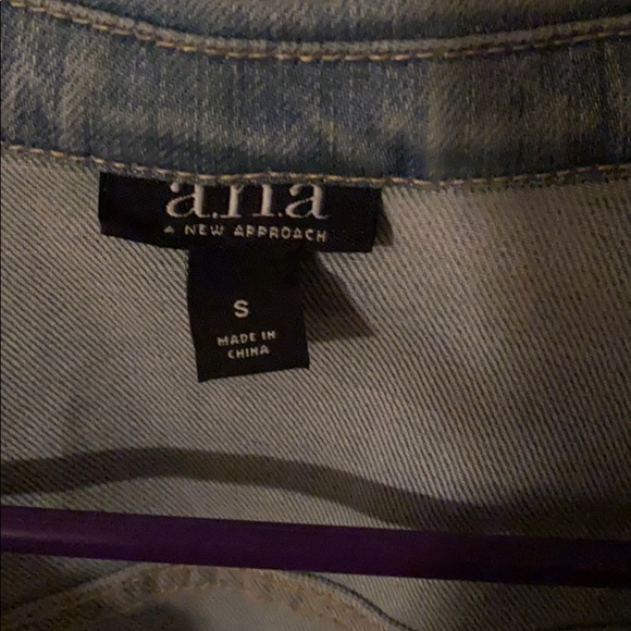 Jean jacket - Picture 2 of 3